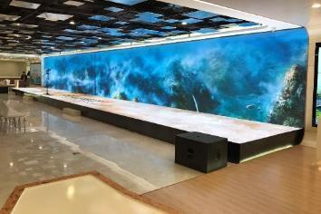 壁面取付型デジタルサイネージ