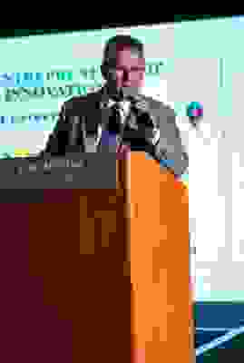 チャック・マテラ博士
